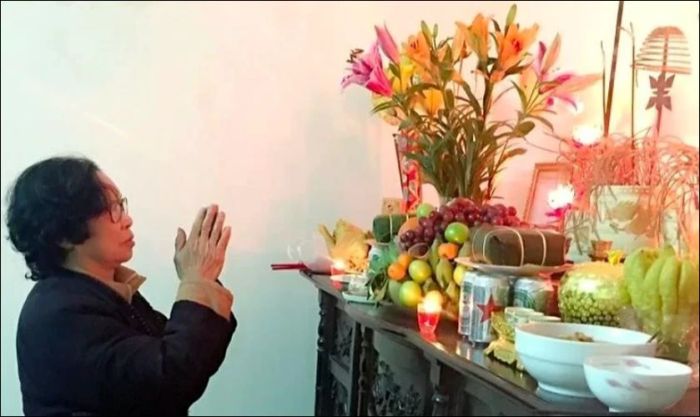 Bài văn khấn trưa mùng 3 Tết