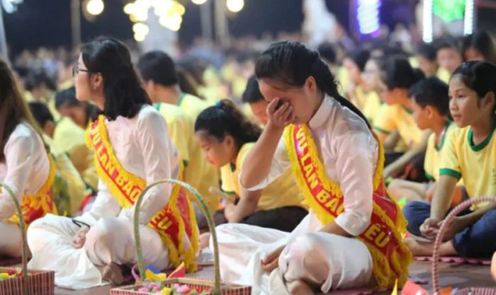 Những khoảnh khắc đầy cảm xúc trong ngày lễ Vu Lan báo hiếu