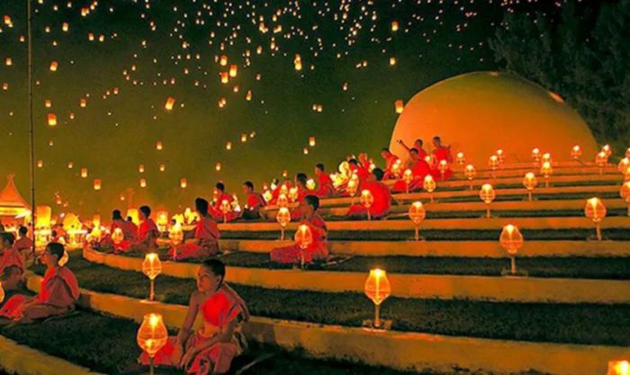 Khung cảnh trang nghiêm và đầy tôn kính trong ngày lễ Vu Lan báo hiếu