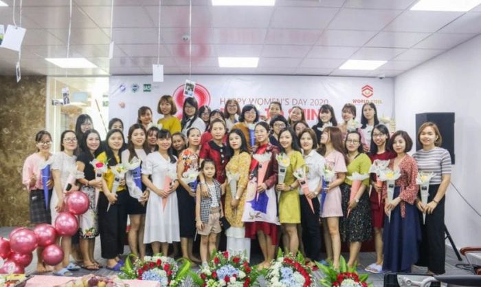 Tổ chức ngày Phụ nữ Việt Nam tại công ty