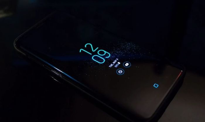 Đánh giá ngoại hình bên ngoài của điện thoại Samsung cũ