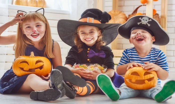 Hóa trang Halloween đơn giản cho học sinh nhưng cực kỳ đáng yêu