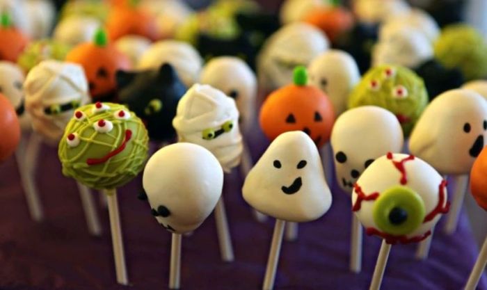 Bánh kẹo - món quà Halloween ý nghĩa