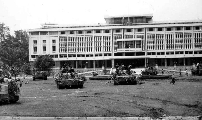 Những hình ảnh lịch sử về việc giải phóng Dinh Độc Lập vào ngày 30/4/1975