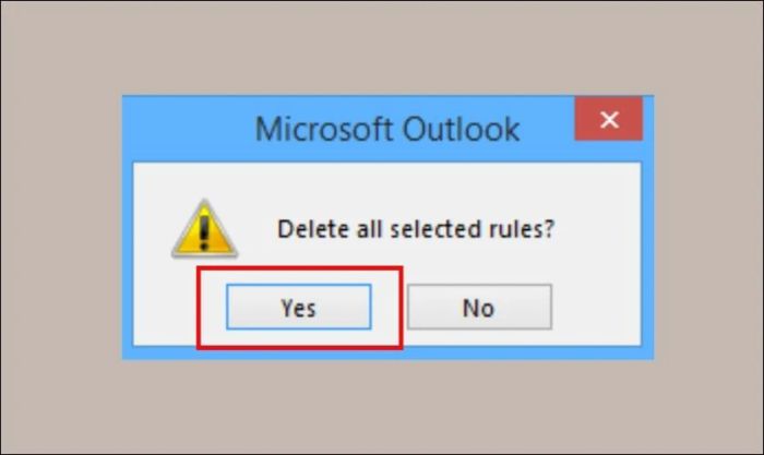 Chọn rule cần xóa và xác nhận bằng cách nhấn Yes
