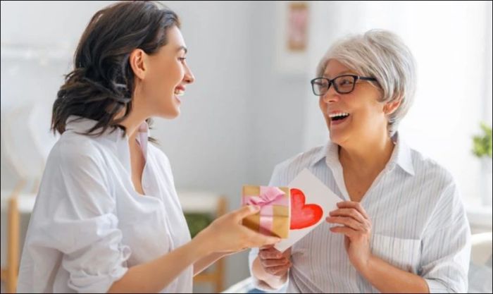 Tại sao việc tặng quà 8/3 cho mẹ lại quan trọng?
