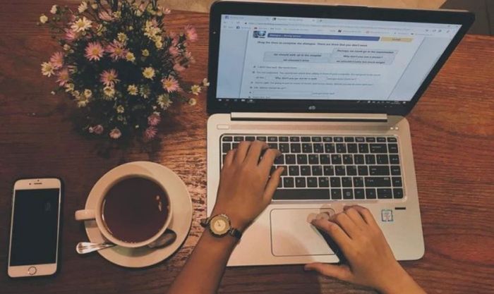Vì sao nên tắt âm thanh bàn phím laptop?