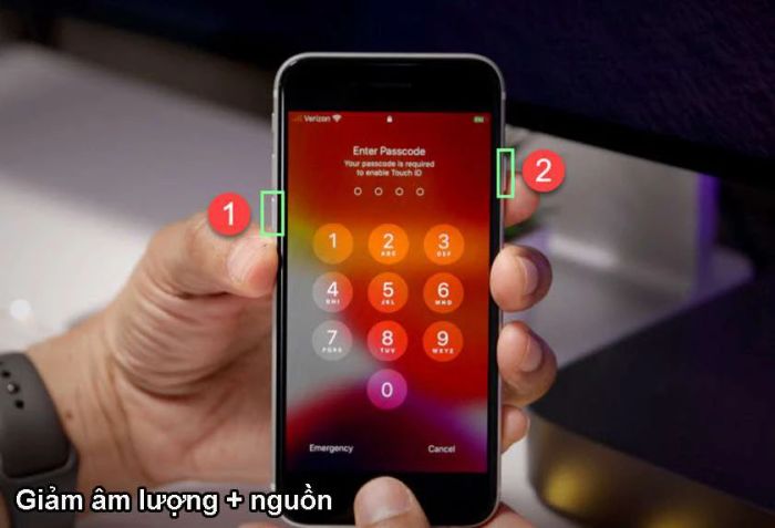 Sử dụng nút Home và các phím tăng - giảm âm lượng để Restore iPhone