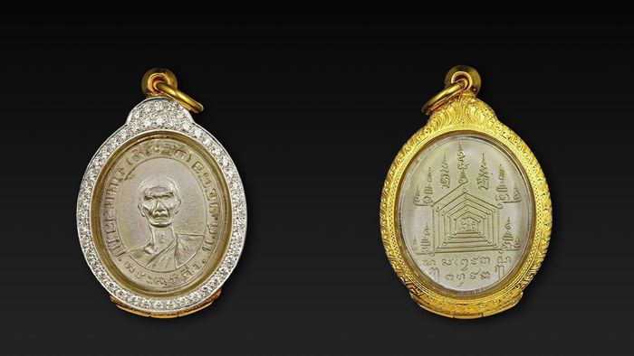 เหรียญรุ่นแรก พ.ศ. 2480 เนื้อทองแดง กะไหล่เงิน ของพระครูฉิ่ง วัดบางพระวรวิหาร โดยมีชัย เถาเจริญ