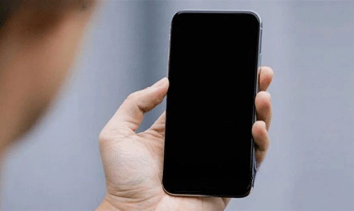 Sau khi thiết bị tắt nguồn, giữ điện thoại tắt trong khoảng 12 đến 24 giờ