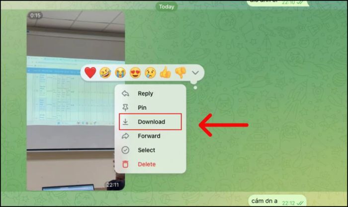 Nhấn chuột phải vào video cần tải và chọn Download