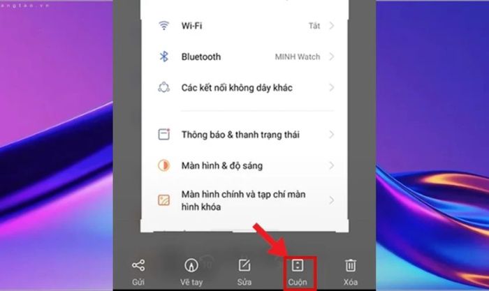 Chọn nút Cuộn ở phía dưới màn hình