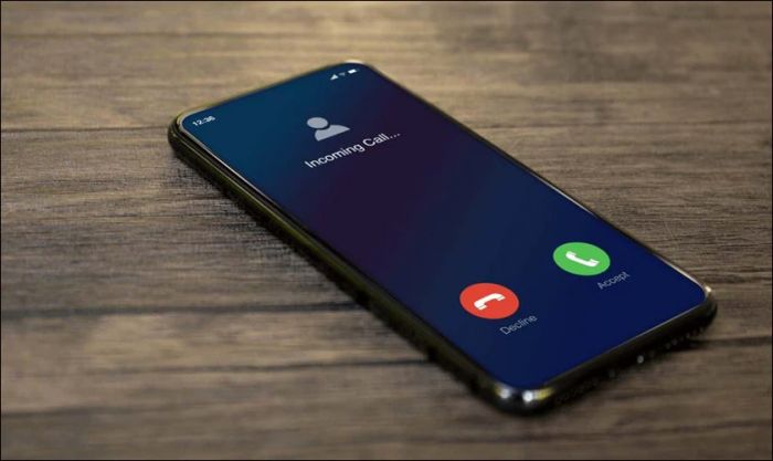 Bạn có thể nhận cuộc gọi điện thoại khi đang gọi qua Zalo không?