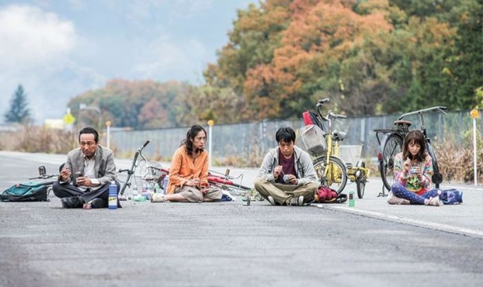 Survival Family - Bộ phim khiến bạn vừa cười vừa trầm ngâm suy nghĩ
