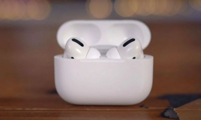 Đèn LED trên hộp sạc AirPod chuyển sang màu xanh