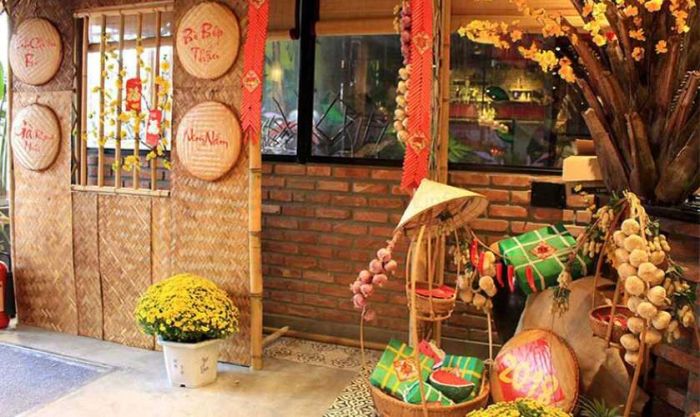 Trang trí cổng Tết theo phong cách truyền thống