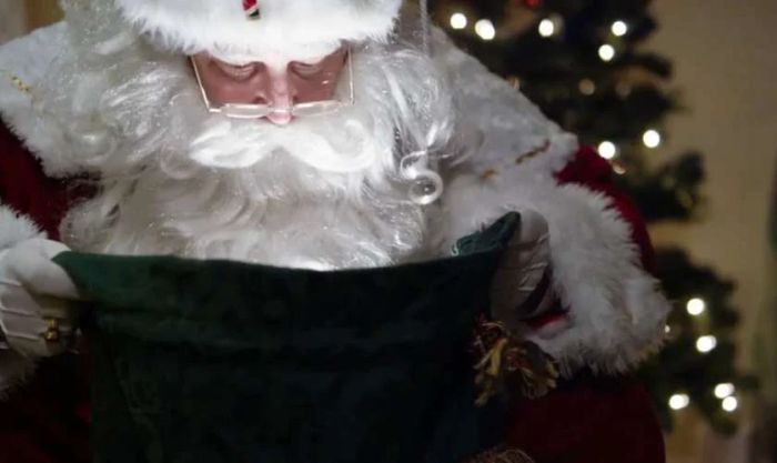Hình ảnh ông già Noel với phong cách đơn giản nhưng tinh tế