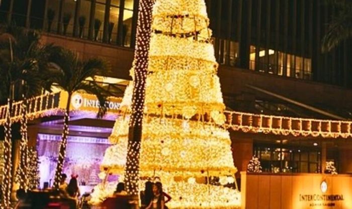 Ảnh tiệc Giáng sinh tại nhà hàng trong khách sạn