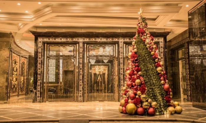 Trang trí Noel khách sạn ở tiền sảnh
