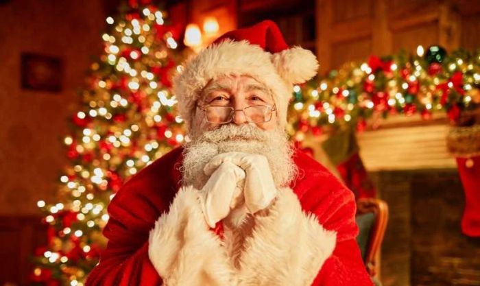 Ảnh bìa Giáng sinh với hình ảnh ông già Noel đầy phong cách