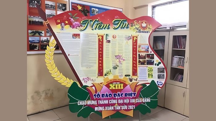 Mẫu báo tường chào mừng Đảng và mùa xuân đẹp tại cơ quan