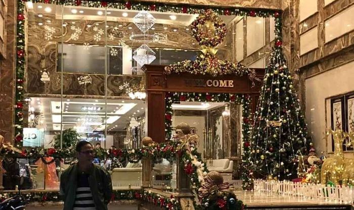 Trang trí Noel khách sạn từ phía bên ngoài độc đáo