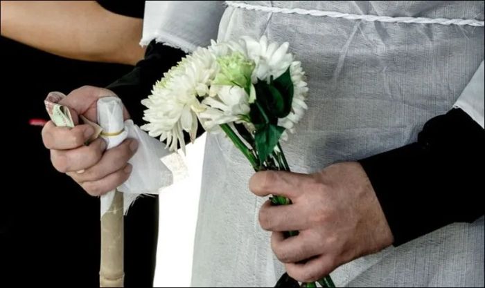 Gia đình có tang kiêng đi chúc Tết trong những ngày đầu năm.