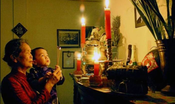 Bài văn khấn mời ông bà về ăn Tết