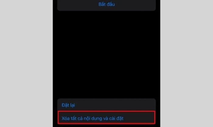 Nhấn chọn Xóa tất cả nội dung và cài đặt
