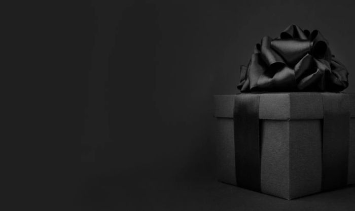 Hình nền Black Friday đơn giản với màu đen chủ đạo