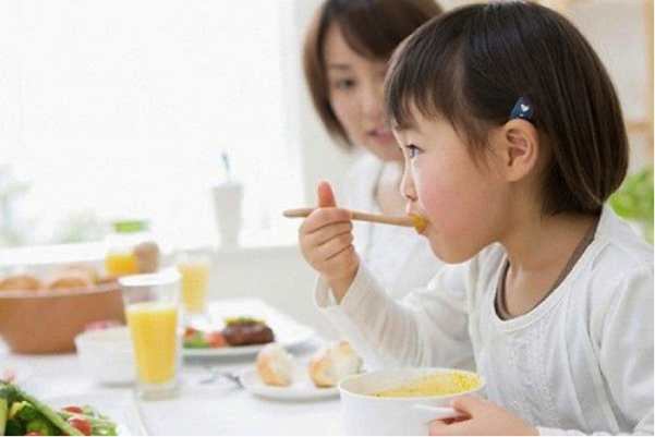 Chọn mục 'Bấm vào đây để tiếp tục' để tiếp tục quá trình đăng ký.