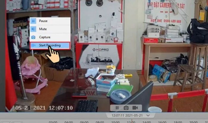 Để quay video màn hình, bạn chỉ cần nhấn chuột phải và chọn Start Recording.