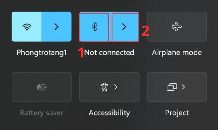Tiếp theo, bạn nhấn vào biểu tượng Bluetooth và chọn biểu tượng được đánh dấu trong hình