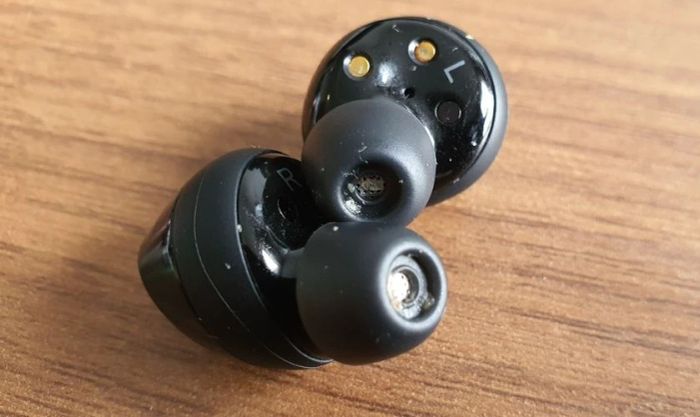 Màng loa bị bám bụi