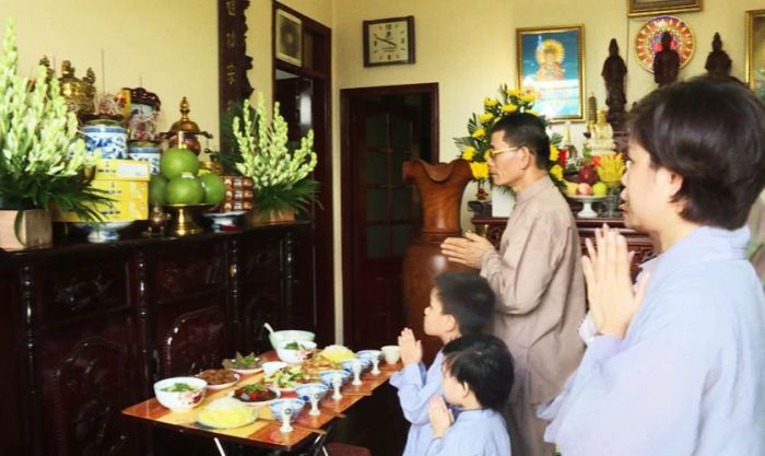 Văn khấn là yếu tố quan trọng không thể thiếu trong nghi lễ cúng bái