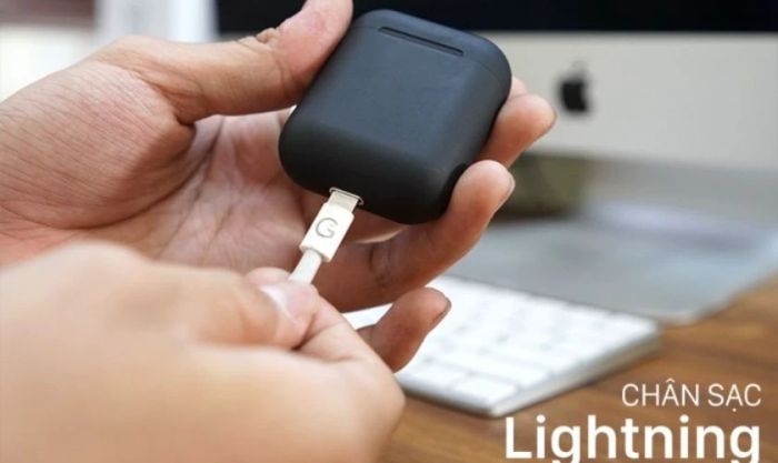 Hướng dẫn sạc pin tai nghe Bluetooth i12