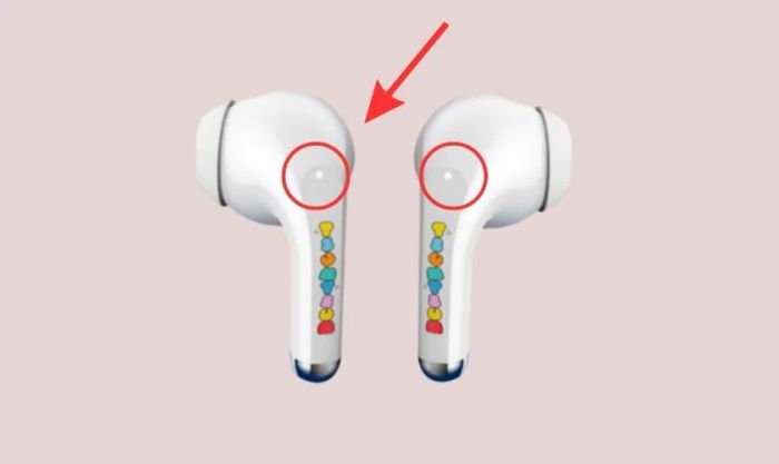 Thời gian sạc đầy pin cho tai nghe là khoảng 3 giờ