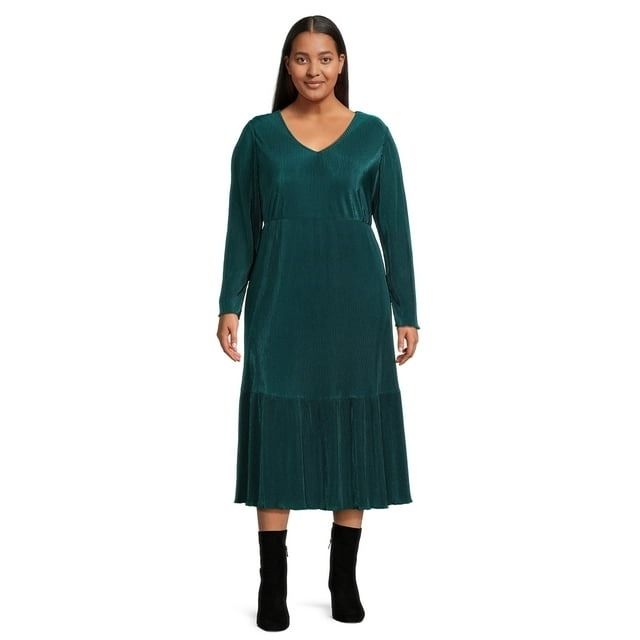 model wearing a plissé midi dress