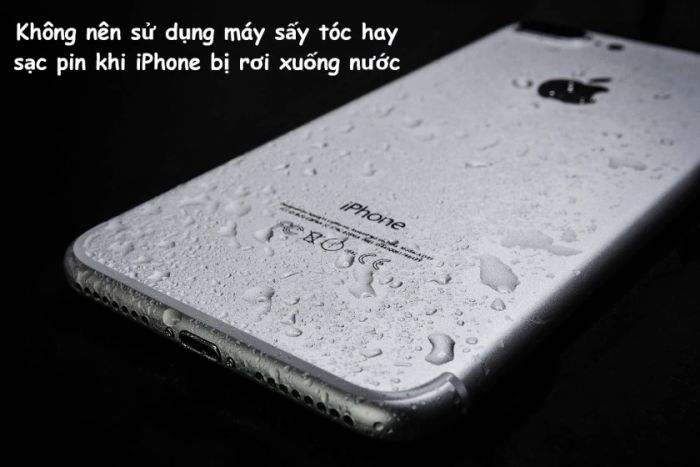 Không nên dùng máy sấy tóc để làm khô iPhone