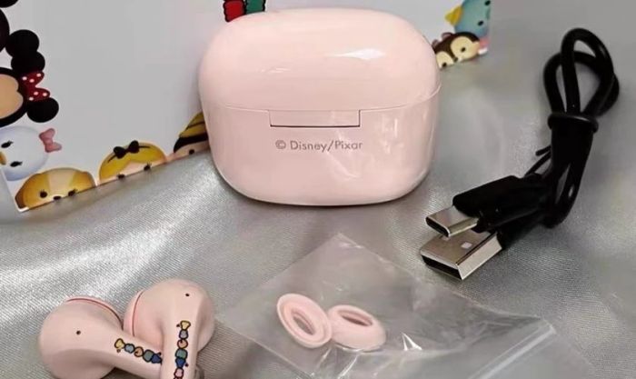 Hướng dẫn chi tiết cách sạc pin tai nghe Disney F6