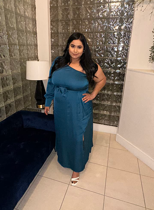 another reviewer rocking navy blue