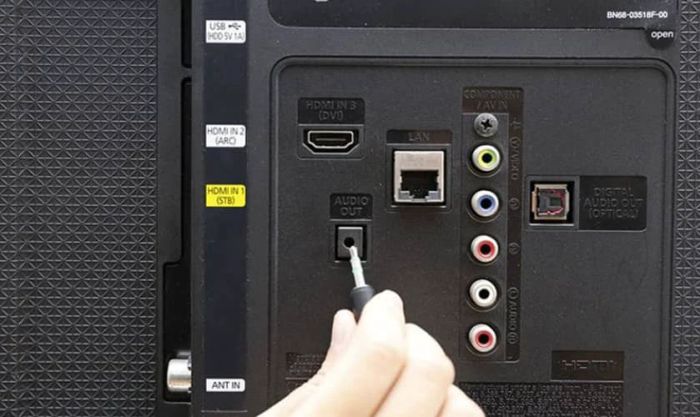 Hướng dẫn kết nối loa kéo với tivi bằng dây AV