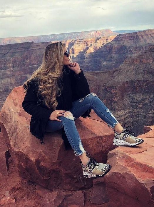 Another reviewer wearing the sneakers during a visit to the Grand Canyon