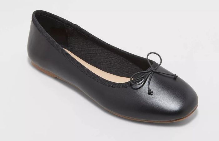 black ballet flats