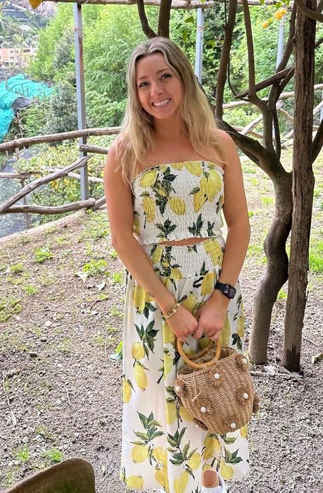 A reviewer showcasing the lemon set