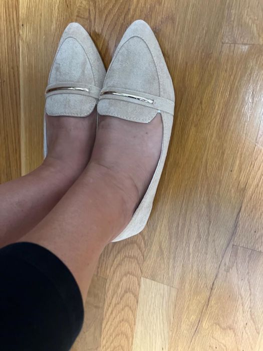 A reviewer modeling the white flats