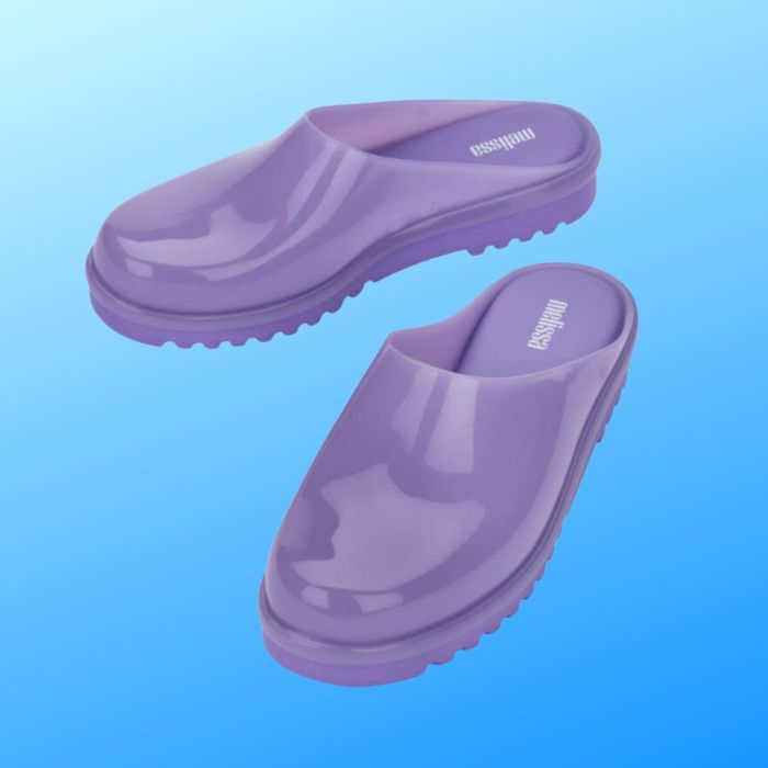 The lilac clogs