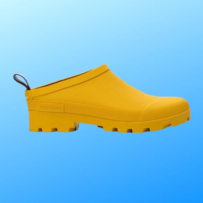 The calendula yellow clog