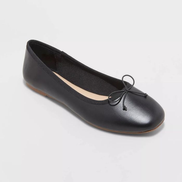 Black ballet flats