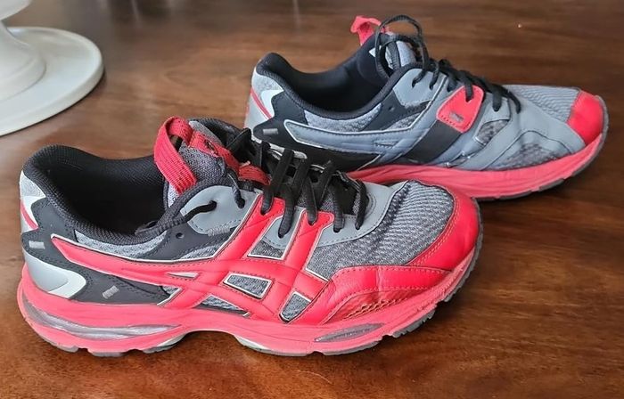 A photo taken by the reviewer featuring the shoes.